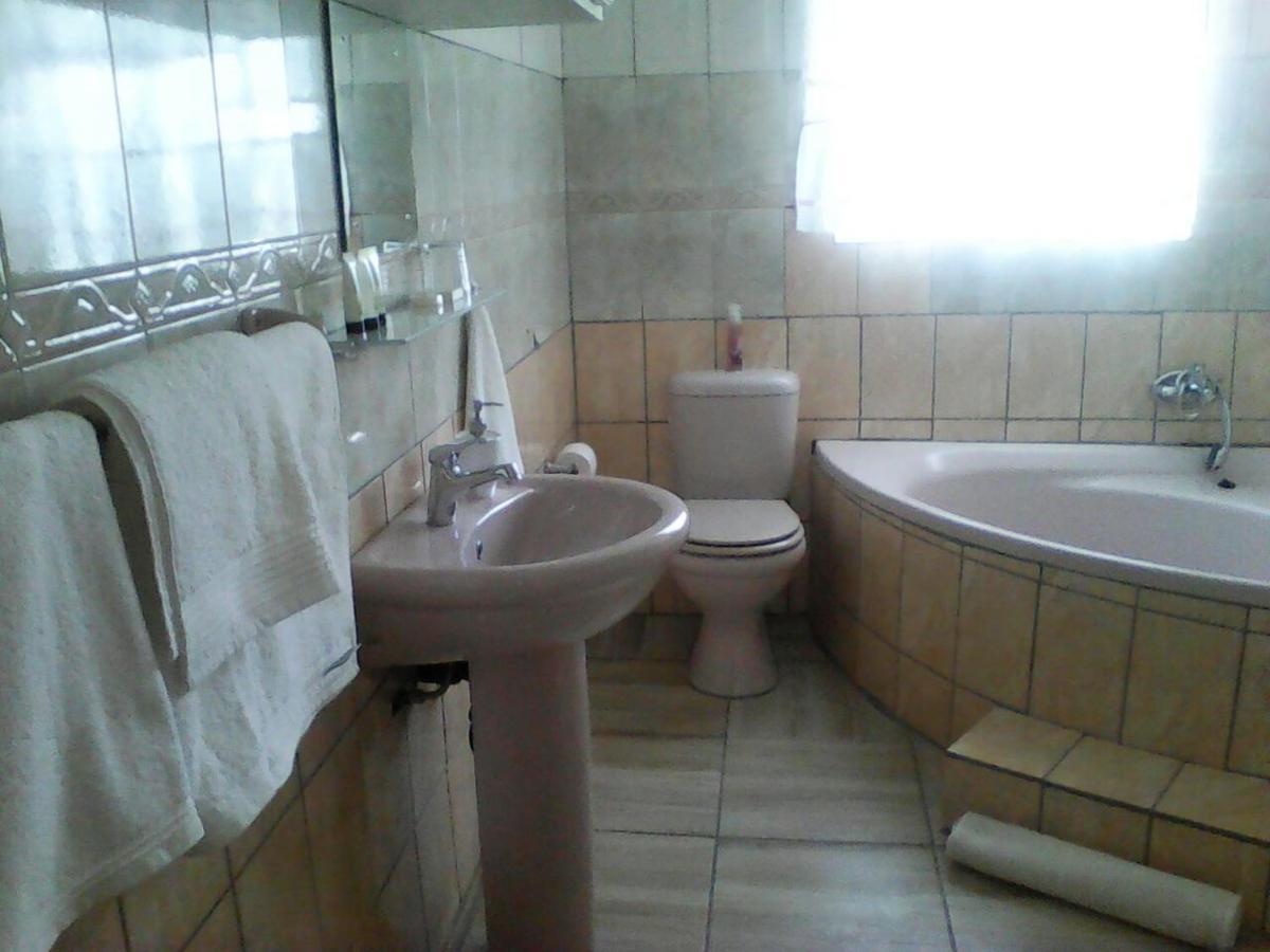Aliwal Villa Guest Lodge ภายนอก รูปภาพ