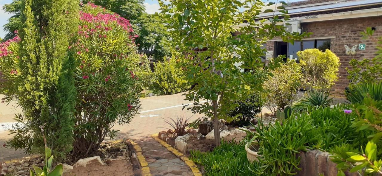 Aliwal Villa Guest Lodge ภายนอก รูปภาพ